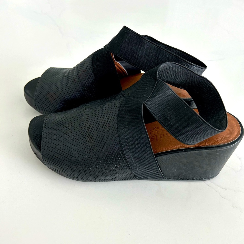 Cute and comfy platform sandals